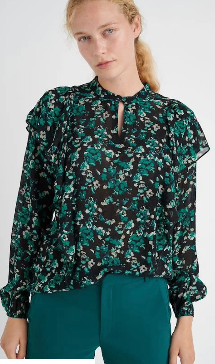 INWEAR <BR>
Kirstie Blouse <BR>
Green <BR>