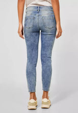 Load image into Gallery viewer, STREET ONE &lt;BR&gt;
Slim Fit Jeans &lt;BR&gt;
Light Blue &lt;BR&gt;
