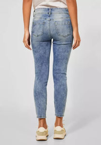STREET ONE <BR>
Slim Fit Jeans <BR>
Light Blue <BR>