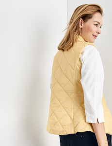 GERRY WEBER <BR>
Gilet with diamond quilting <BR>
Yellow <BR>