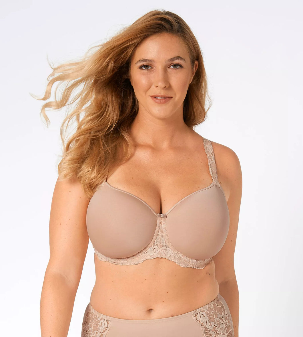 TRIUMPH<BR>
Amourette Charm, Wired, Padded Bra <BR>
