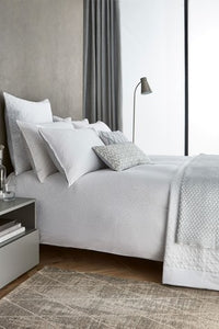 PEACOCK BLUE <BR>
Hotel Collection <BR>
Aura Double Duvet Set <BR>
White <BR>