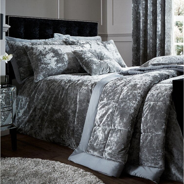 CATHERINE LANSFIELD <BR>
Crushed Velvet Duvet Set <BR>
Silver <BR>