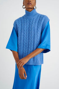 INWEAR <BR>
Jevon Cable Knitted Tank Top <BR>
Cornflower Blue <BR>