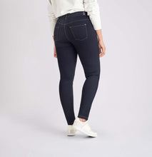 Load image into Gallery viewer, MAC &lt;BR&gt;
Skinny Jeans &lt;BR&gt;
Dark wash Denim &lt;BR&gt;
