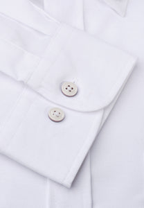 BROOK TAVERNER <BR>
Classic, Oxford, Button Down Collared Shirt <BR>
White <BR>