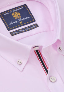BROOK TAVERNER <BR>
Classic, Oxford, Button Down Collared Shirt <BR>
Pink <BR>