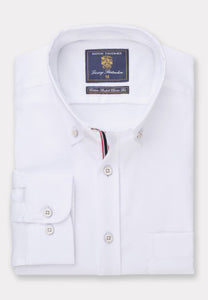 BROOK TAVERNER <BR>
Classic, Oxford, Button Down Collared Shirt <BR>
White <BR>