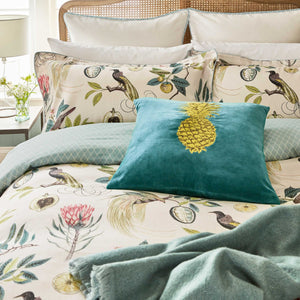 SANDERSON <BR>
Paradesia Duvet Cover & Pillowcases <BR>
Orchid & Grey <BR>