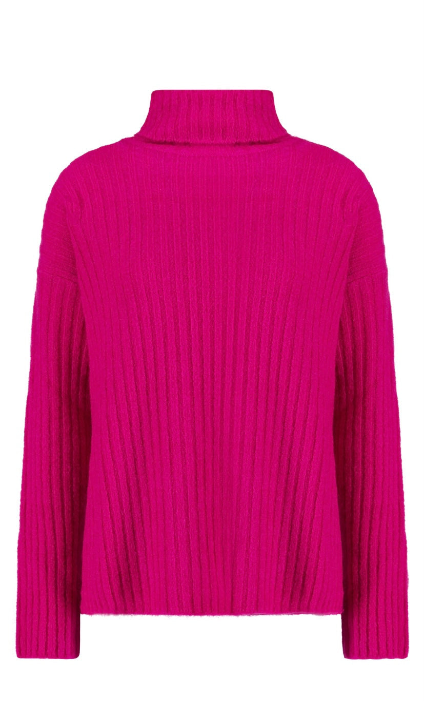 KAOS <BR>
Knitted Mohair Mix Turtleneck Sweater.<BR>
Pink <BR>