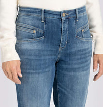 Load image into Gallery viewer, MAC &lt;BR&gt;
Carrot Mom Fit Jean &lt;BR&gt;
Blue &lt;BR&gt;
