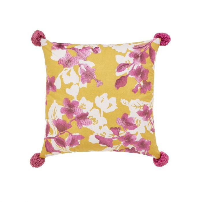 HELENA SPRINGFIELD <BR>
Bouvardia Cushion <BR>